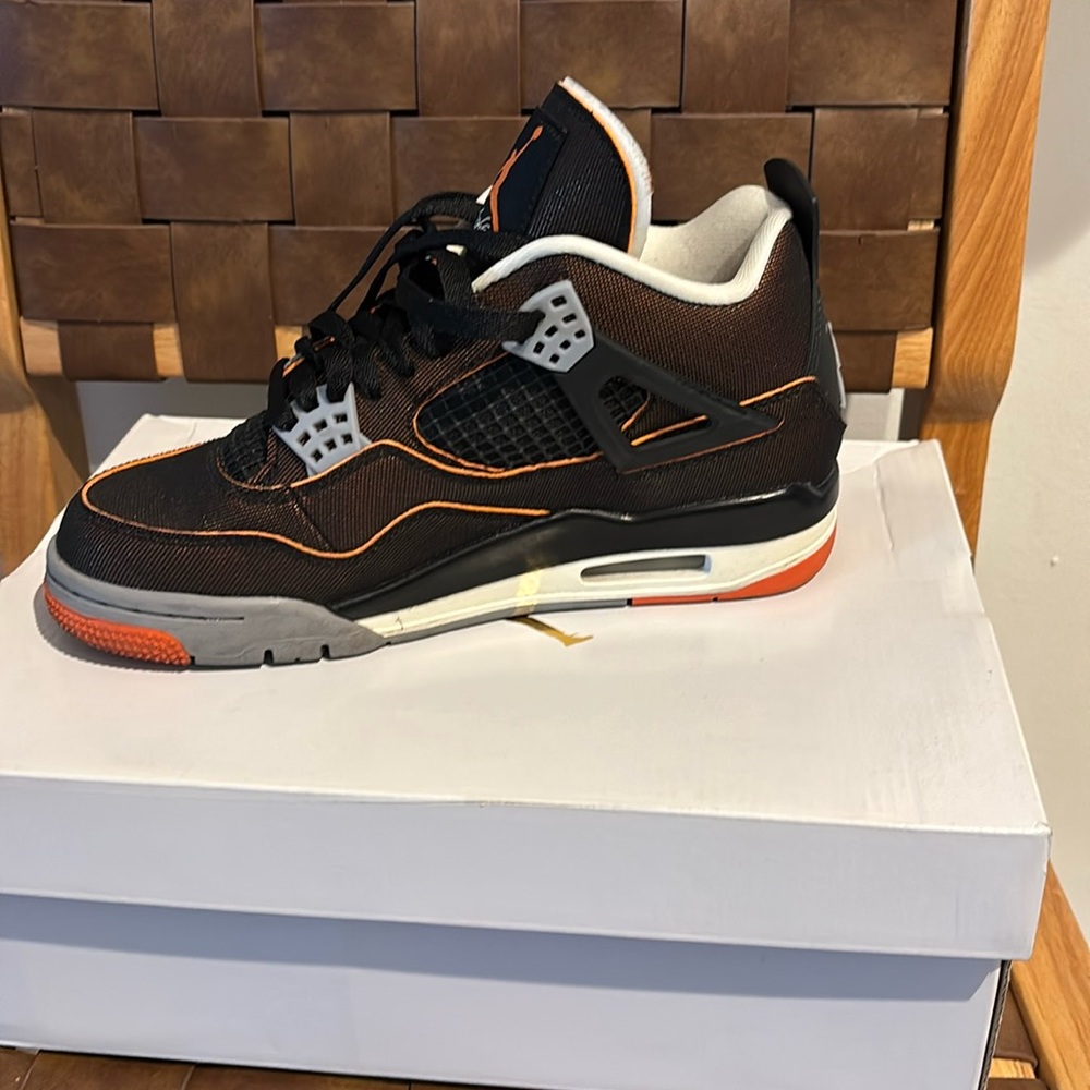 Air Jordan 4 Retro SE